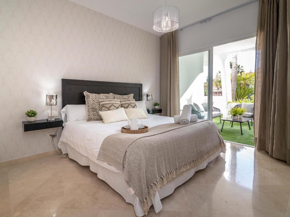 Vacation I Jardines De Ventura Del Mar, Walk To Puerto Banus Marina, A Minute From The Beach, Groundfloor, Family Friendly And Pool Appartement
