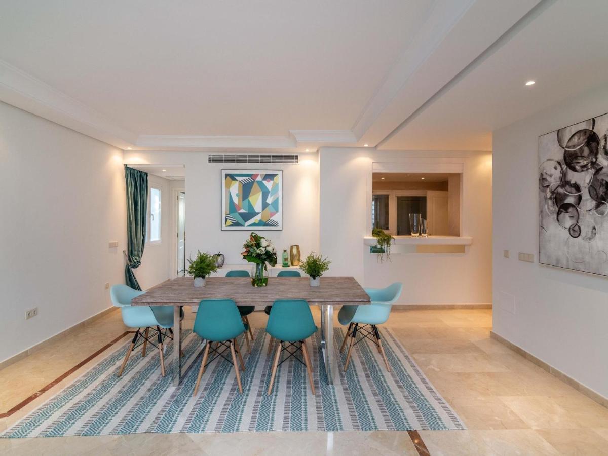 Vacation I Jardines De Ventura Del Mar, Walk To Puerto Banus Marina, A Minute From The Beach, Groundfloor, Family Friendly And Pool Appartement Marbella