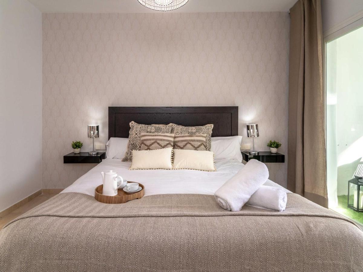 Appartement Vacation I Jardines De Ventura Del Mar, Walk To Puerto Banus Marina, A Minute From The Beach, Groundfloor, Family Friendly And Pool